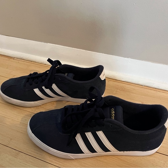 Adidas women’s blue and white - Picture 3 of 4